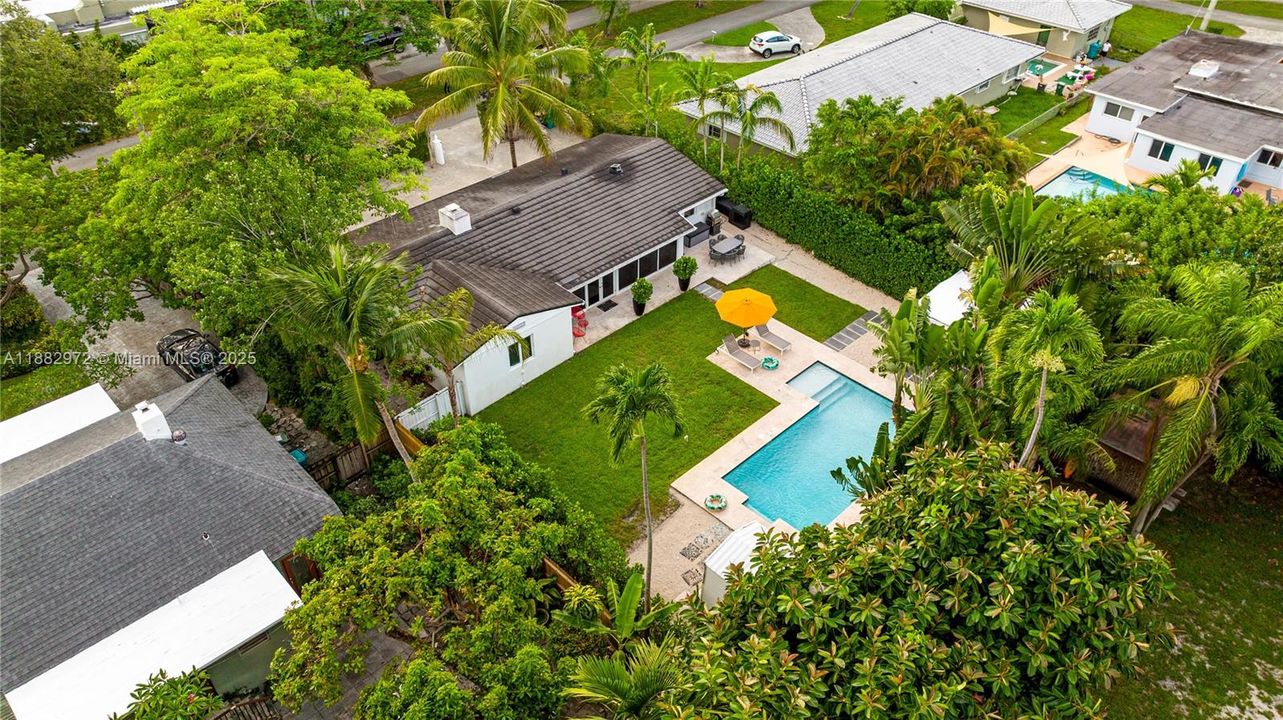 Active With Contract: $6,950 (3 beds, 3 baths, 1438 Square Feet)