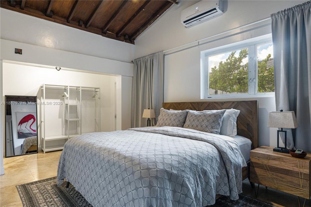 Active With Contract: $6,950 (3 beds, 3 baths, 1438 Square Feet)