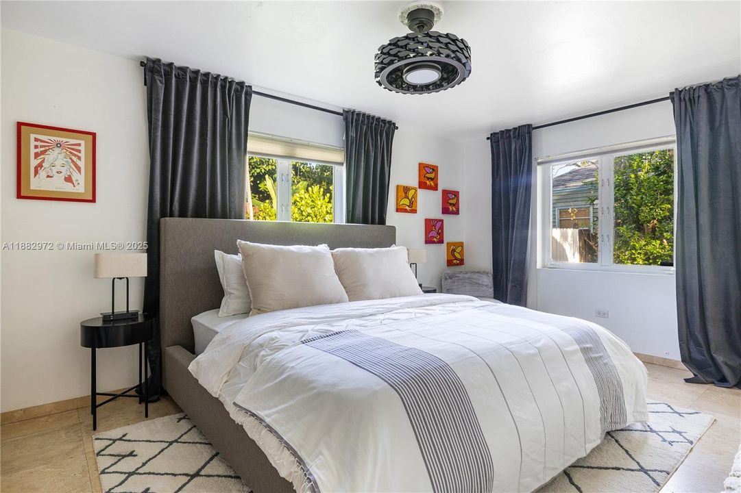 Active With Contract: $6,950 (3 beds, 3 baths, 1438 Square Feet)