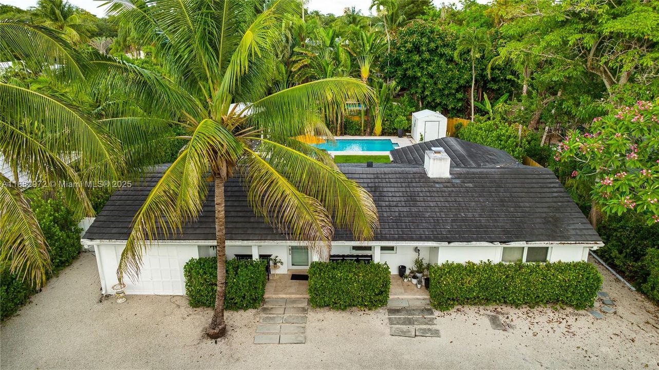 Active With Contract: $6,950 (3 beds, 3 baths, 1438 Square Feet)