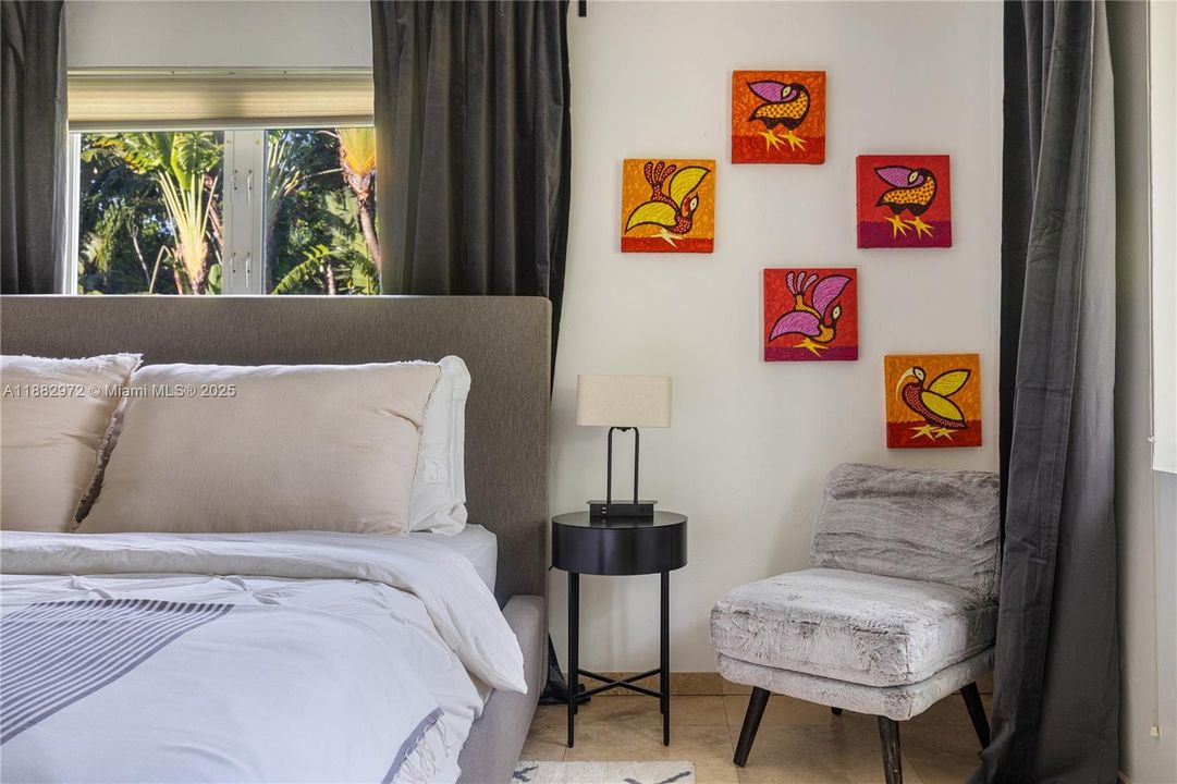 Active With Contract: $6,950 (3 beds, 3 baths, 1438 Square Feet)