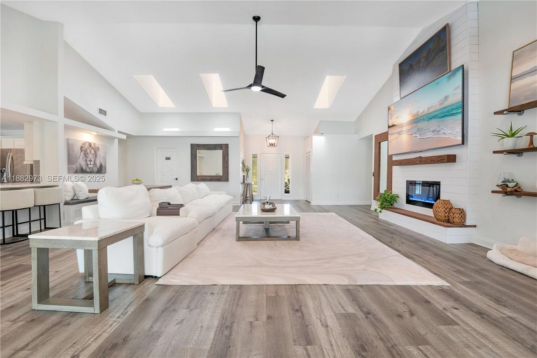 For Sale: $879,000 (3 beds, 2 baths, 3026 Square Feet)