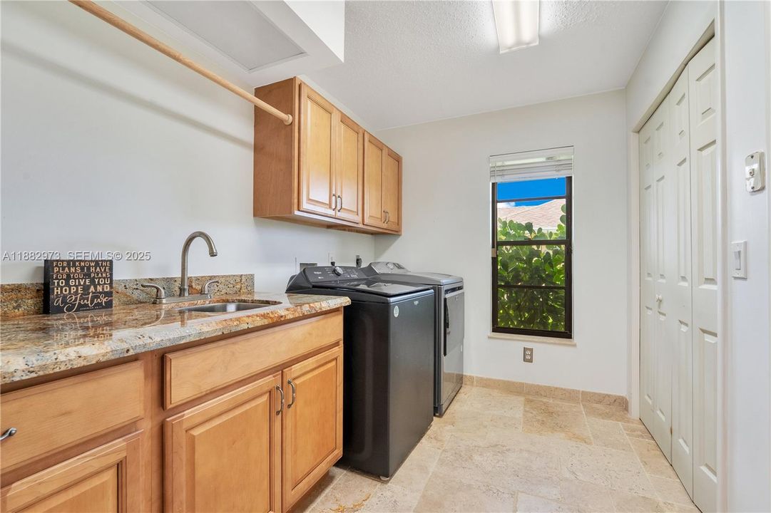 For Sale: $879,000 (3 beds, 2 baths, 3026 Square Feet)