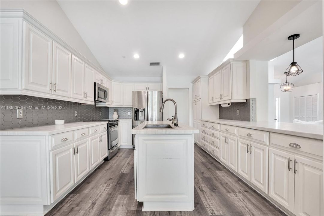 For Sale: $879,000 (3 beds, 2 baths, 3026 Square Feet)