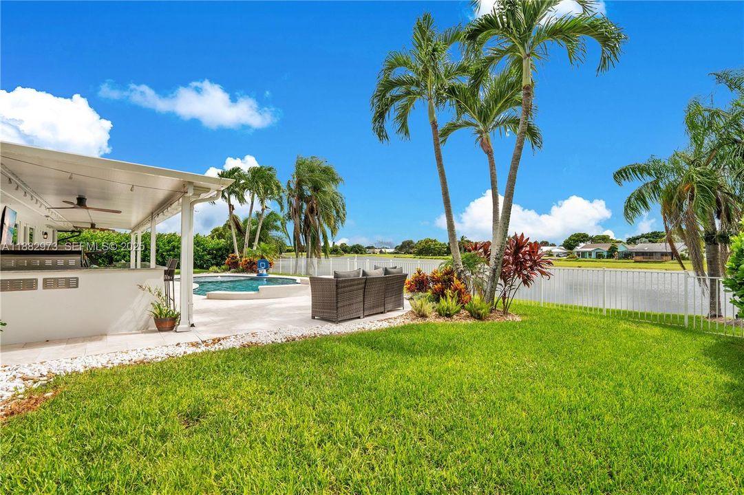 For Sale: $879,000 (3 beds, 2 baths, 3026 Square Feet)