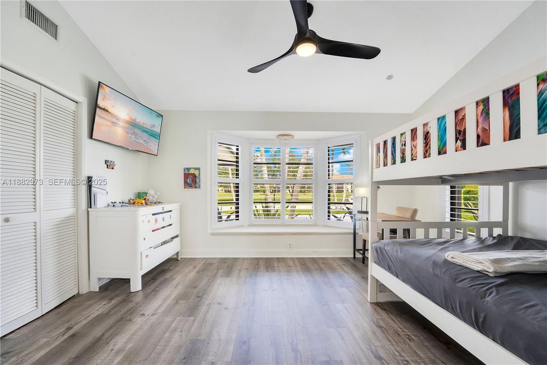 For Sale: $879,000 (3 beds, 2 baths, 3026 Square Feet)