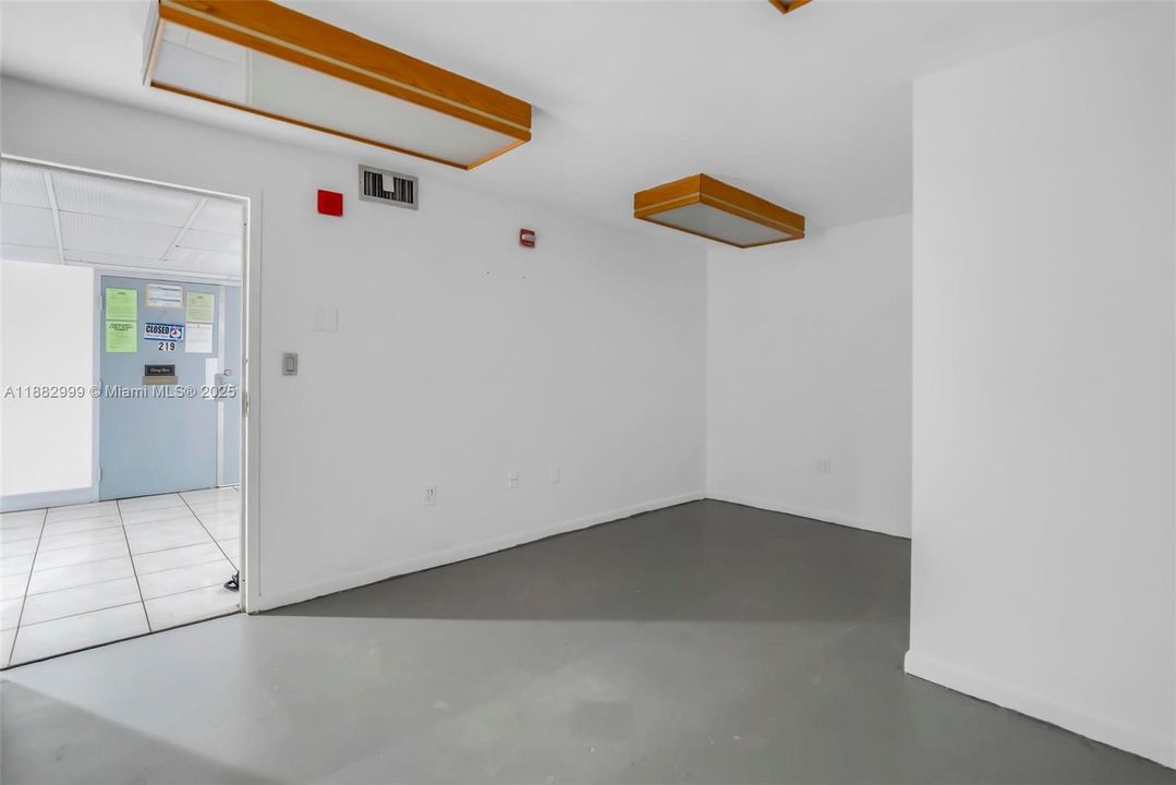 最近售出: $69,000 (0 贝兹, 0 浴室, 0 平方英尺)