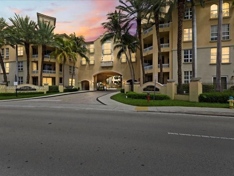 For Sale: $395,000 (2 beds, 2 baths, 1368 Square Feet)