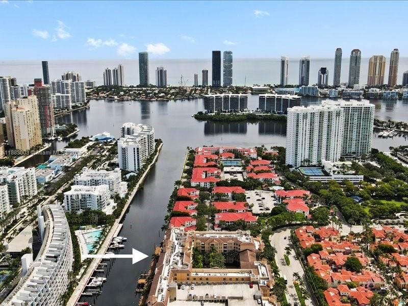 For Sale: $395,000 (2 beds, 2 baths, 1368 Square Feet)