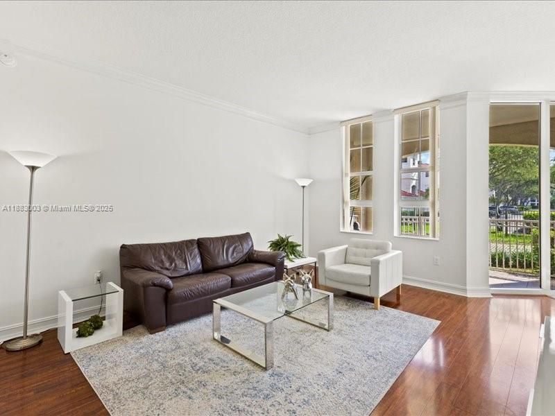 For Sale: $395,000 (2 beds, 2 baths, 1368 Square Feet)