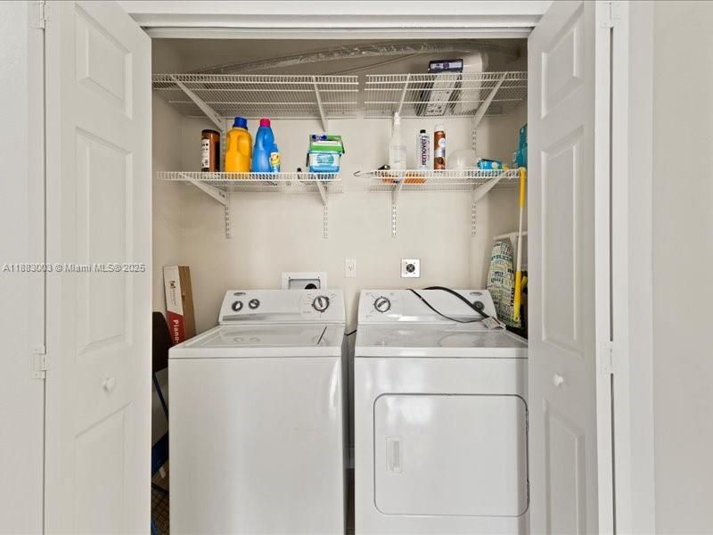 For Sale: $395,000 (2 beds, 2 baths, 1368 Square Feet)