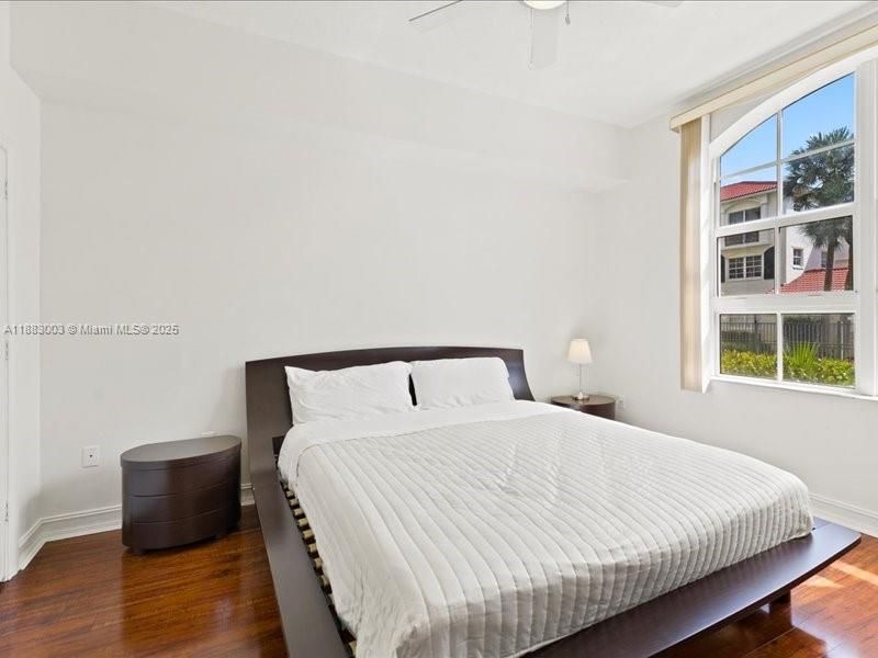 For Sale: $395,000 (2 beds, 2 baths, 1368 Square Feet)