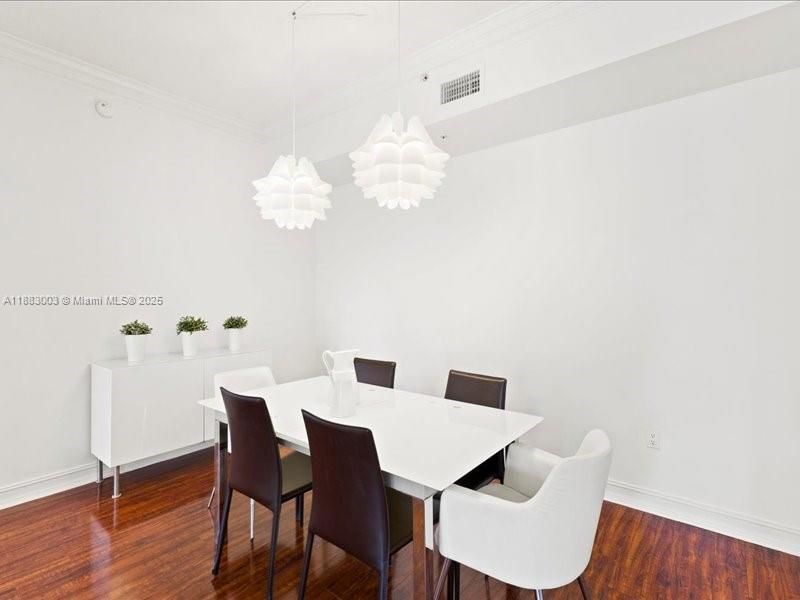 For Sale: $395,000 (2 beds, 2 baths, 1368 Square Feet)