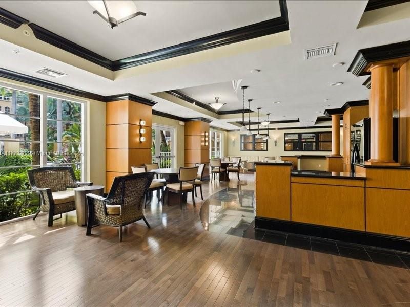 For Sale: $395,000 (2 beds, 2 baths, 1368 Square Feet)