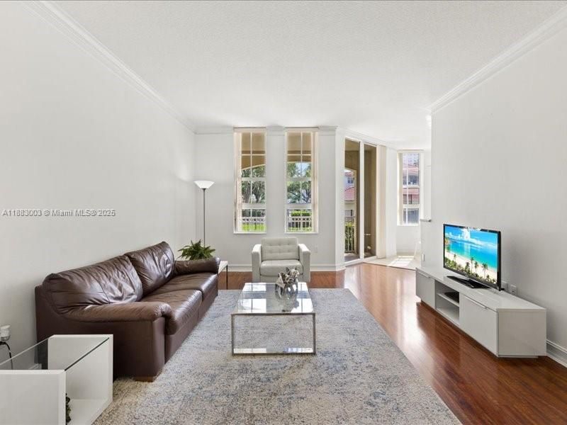 For Sale: $395,000 (2 beds, 2 baths, 1368 Square Feet)