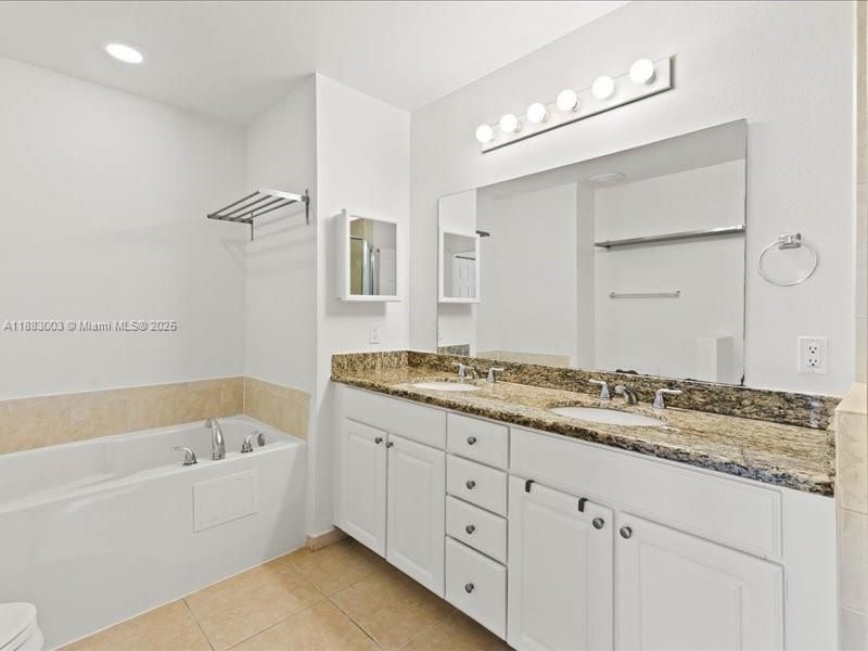 For Sale: $395,000 (2 beds, 2 baths, 1368 Square Feet)