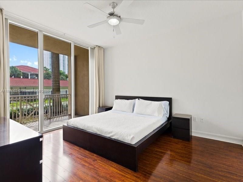 For Sale: $395,000 (2 beds, 2 baths, 1368 Square Feet)