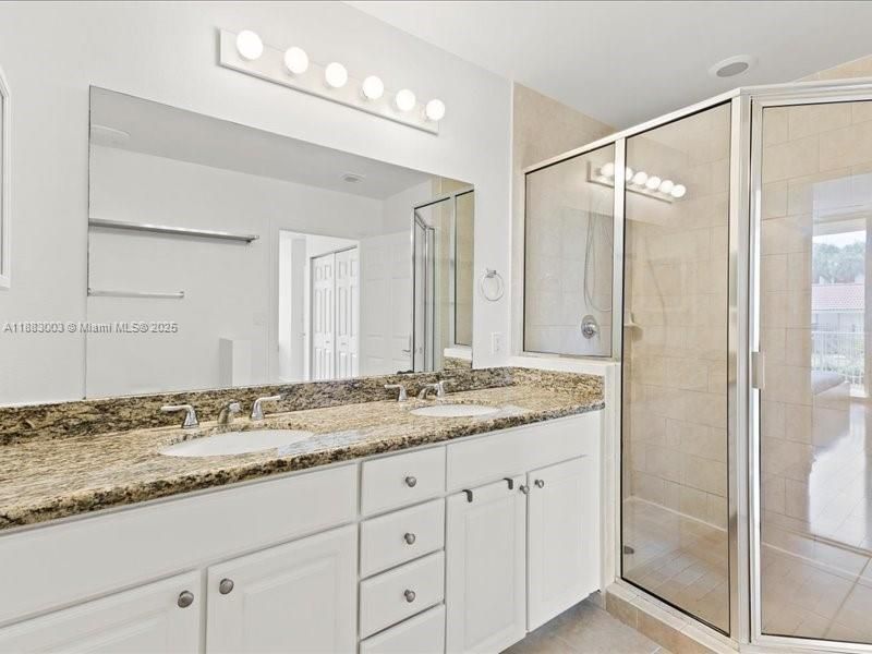 For Sale: $395,000 (2 beds, 2 baths, 1368 Square Feet)