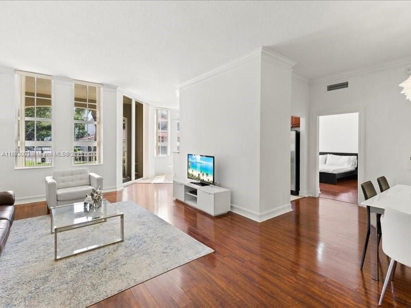 For Sale: $395,000 (2 beds, 2 baths, 1368 Square Feet)