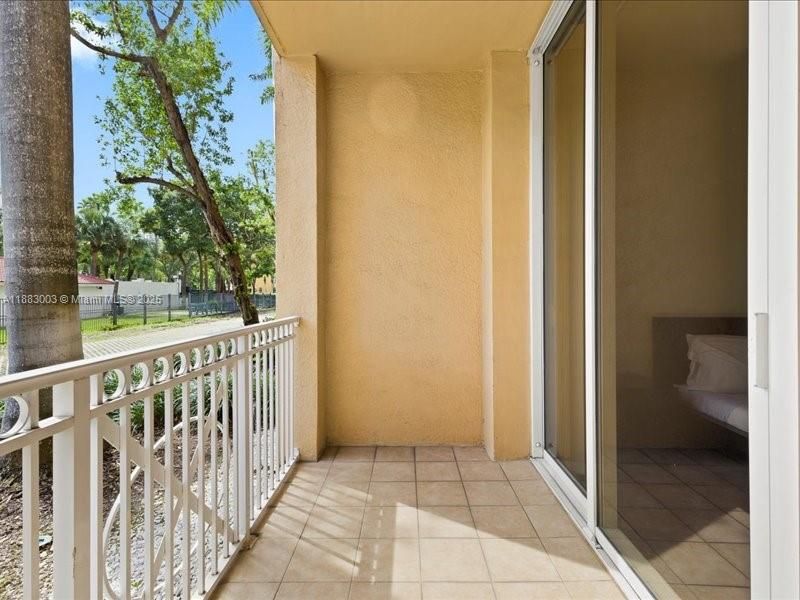 For Sale: $395,000 (2 beds, 2 baths, 1368 Square Feet)