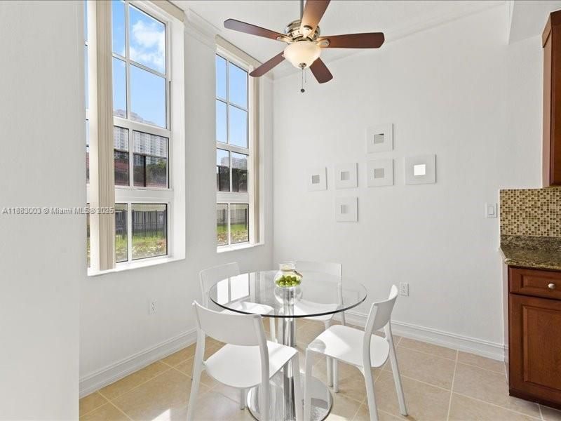 For Sale: $395,000 (2 beds, 2 baths, 1368 Square Feet)