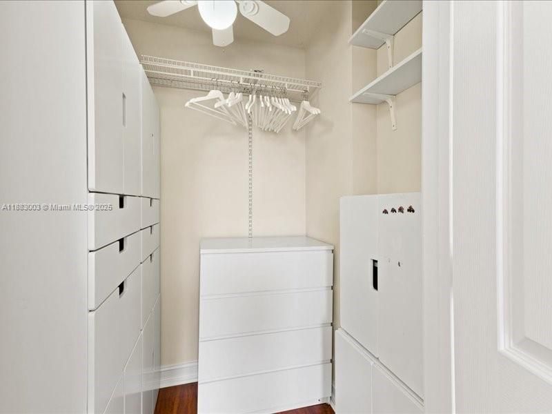 For Sale: $395,000 (2 beds, 2 baths, 1368 Square Feet)