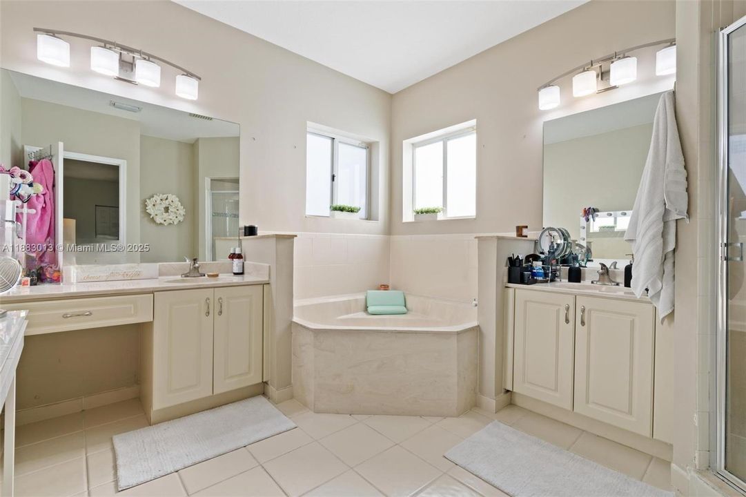 Active With Contract: $2,500 (4 beds, 3 baths, 1860 Square Feet)