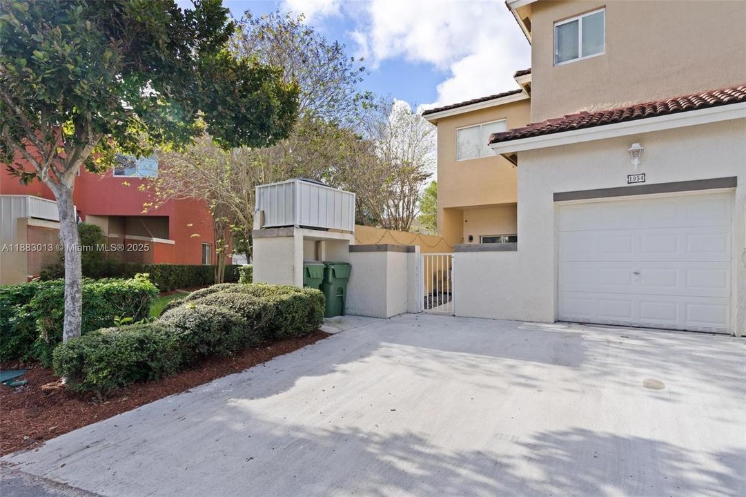 Active With Contract: $2,500 (4 beds, 3 baths, 1860 Square Feet)