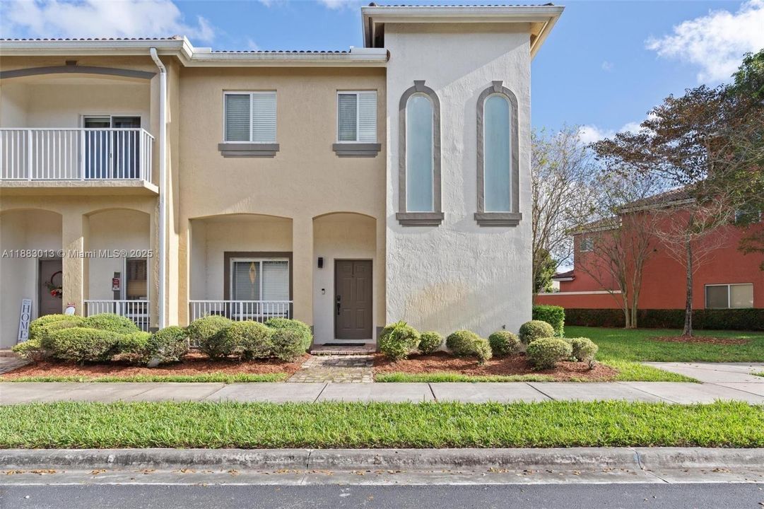 Active With Contract: $2,500 (4 beds, 3 baths, 1860 Square Feet)