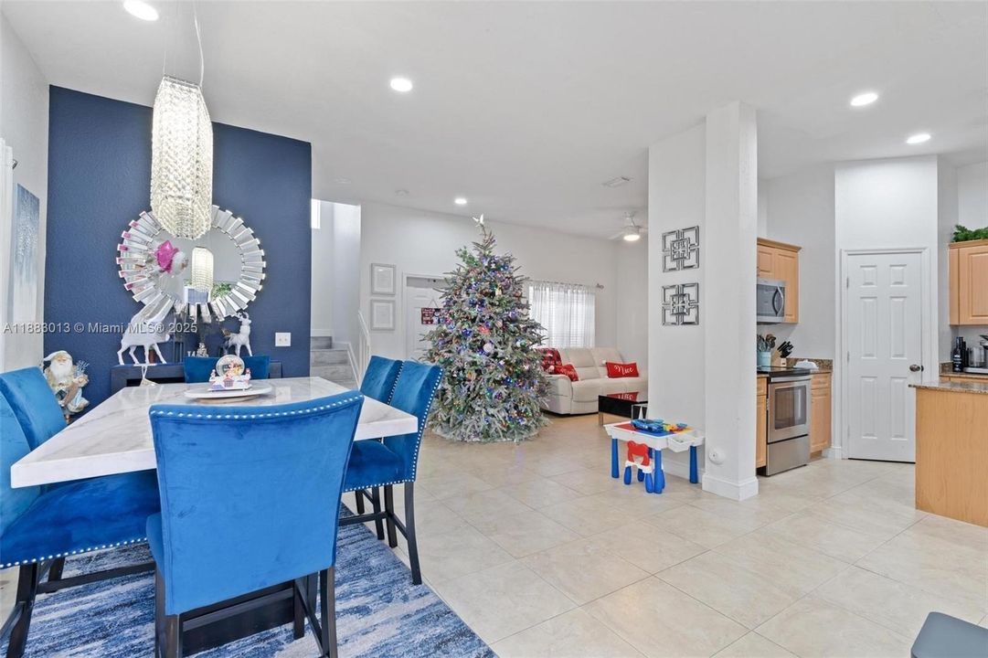 Active With Contract: $2,500 (4 beds, 3 baths, 1860 Square Feet)