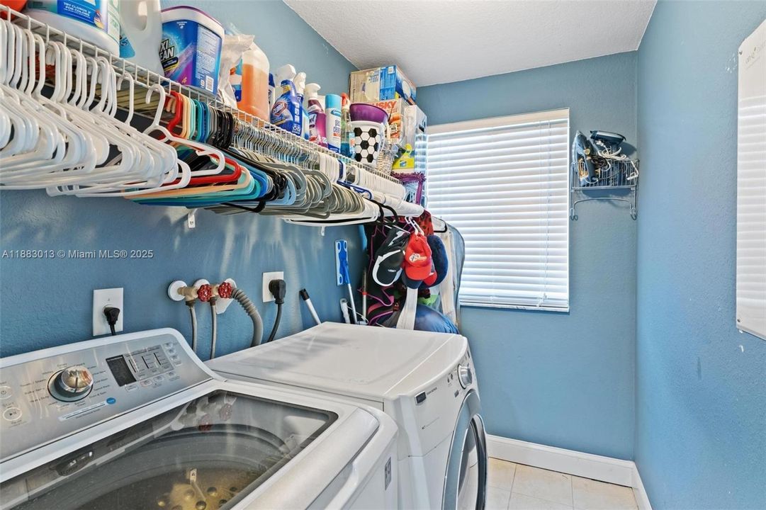 Active With Contract: $2,500 (4 beds, 3 baths, 1860 Square Feet)