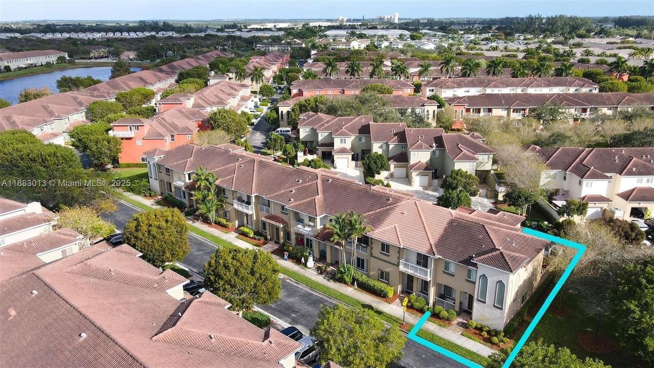 Active With Contract: $2,500 (4 beds, 3 baths, 1860 Square Feet)