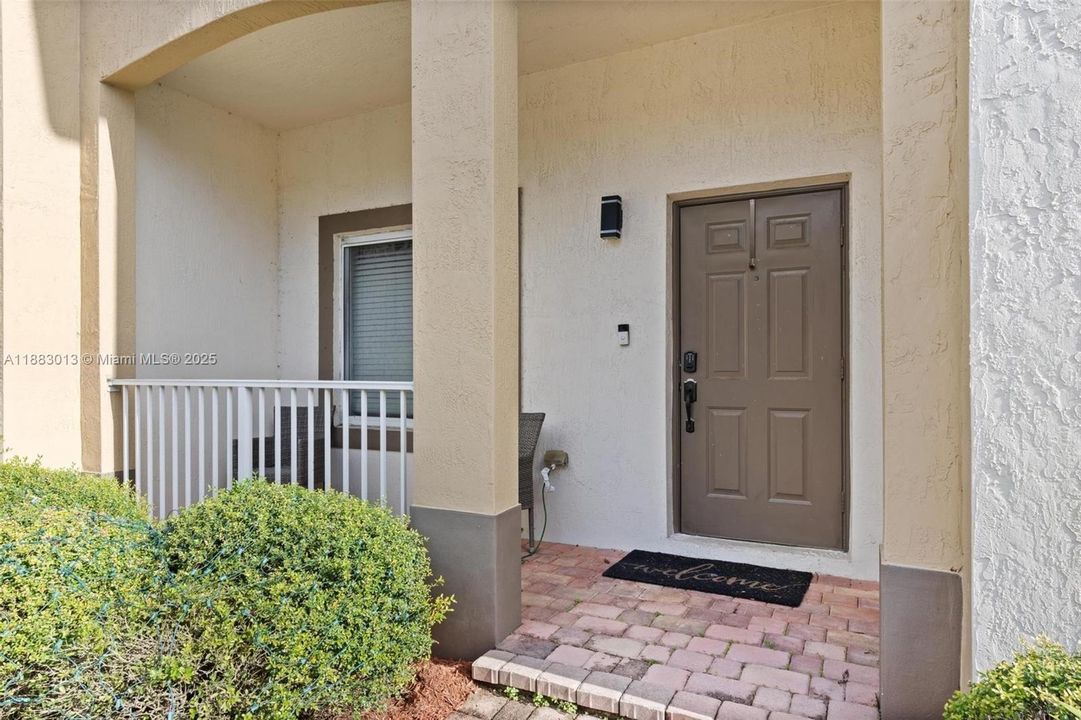 Active With Contract: $2,500 (4 beds, 3 baths, 1860 Square Feet)