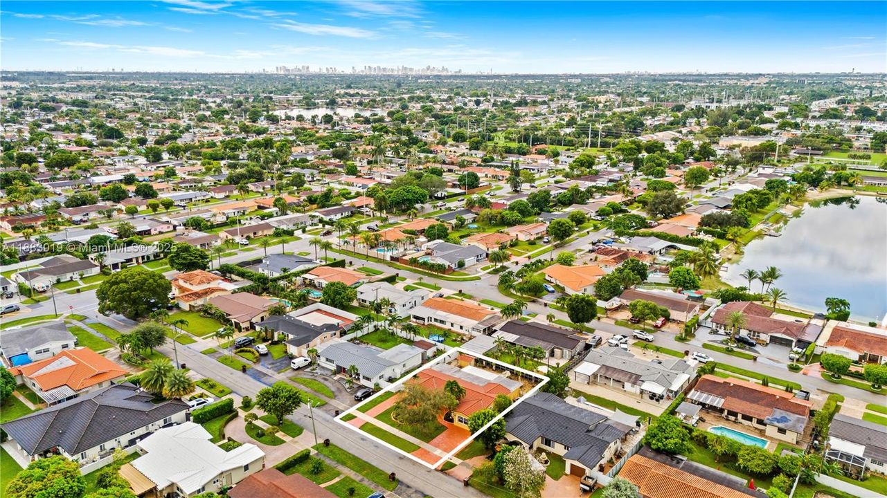 Recently Rented: $4,800 (5 beds, 3 baths, 1920 Square Feet)