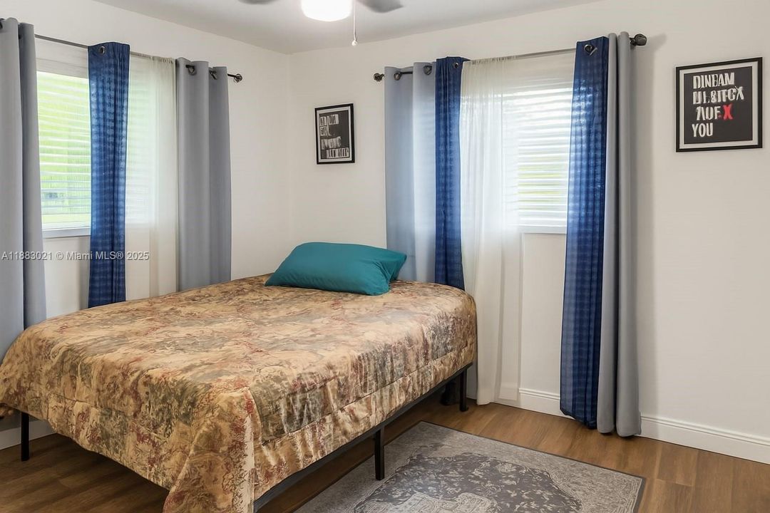 For Sale: $425,000 (4 beds, 2 baths, 1516 Square Feet)