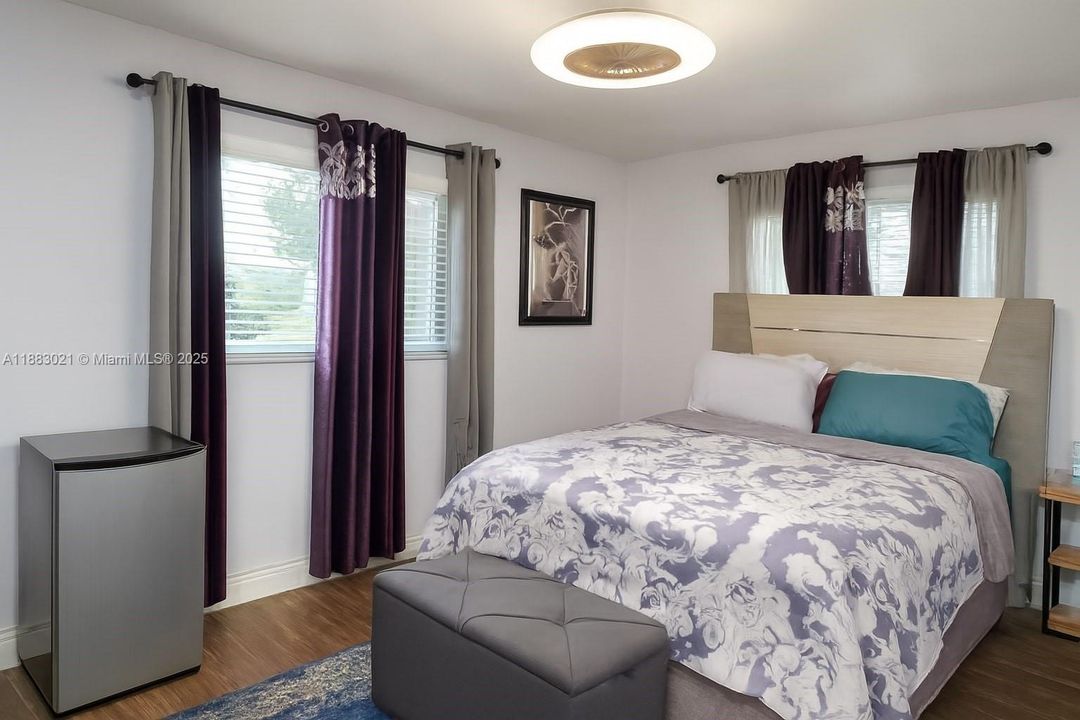 For Sale: $425,000 (4 beds, 2 baths, 1516 Square Feet)