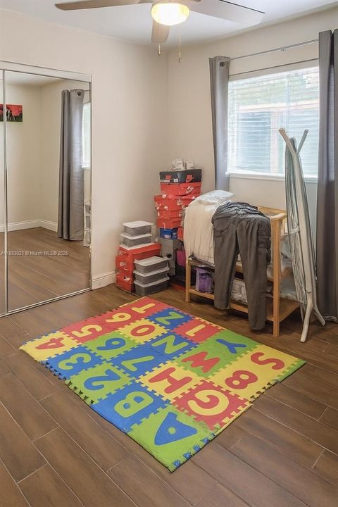 For Sale: $425,000 (4 beds, 2 baths, 1516 Square Feet)