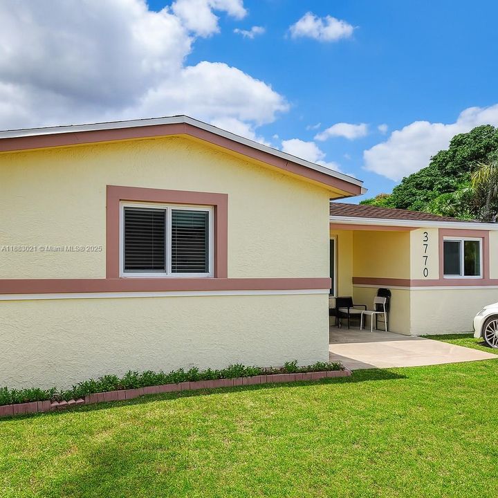 For Sale: $425,000 (4 beds, 2 baths, 1516 Square Feet)