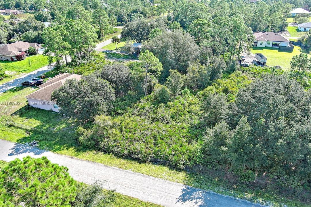 На продажу: $38,000 (0.50 acres)