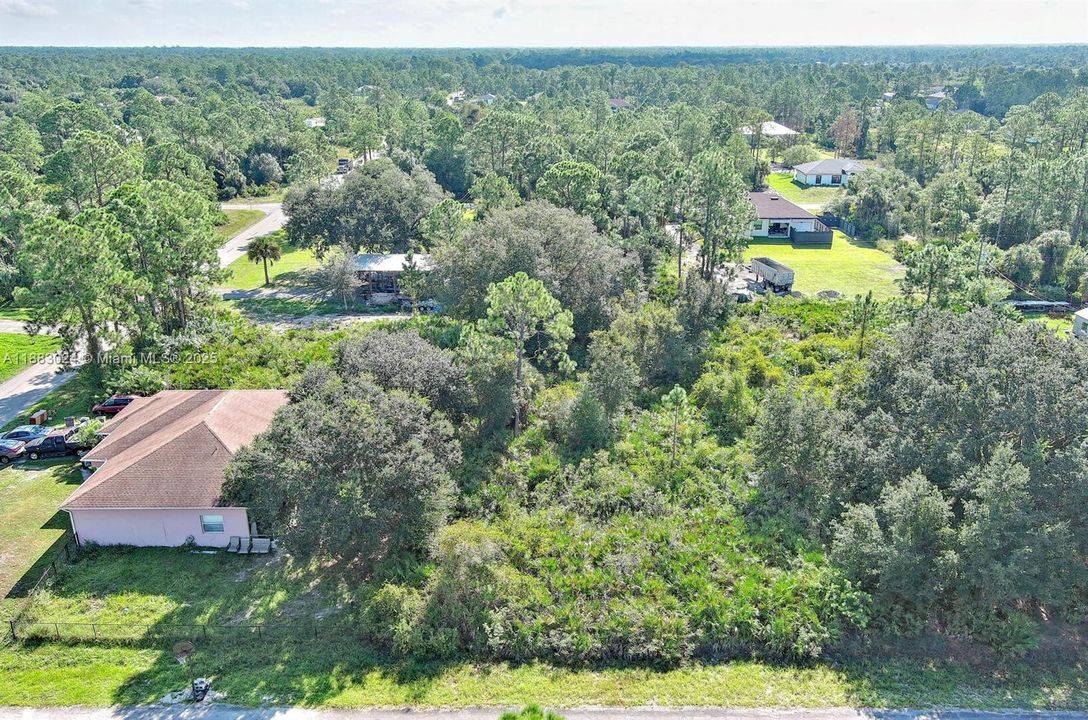 На продажу: $38,000 (0.50 acres)