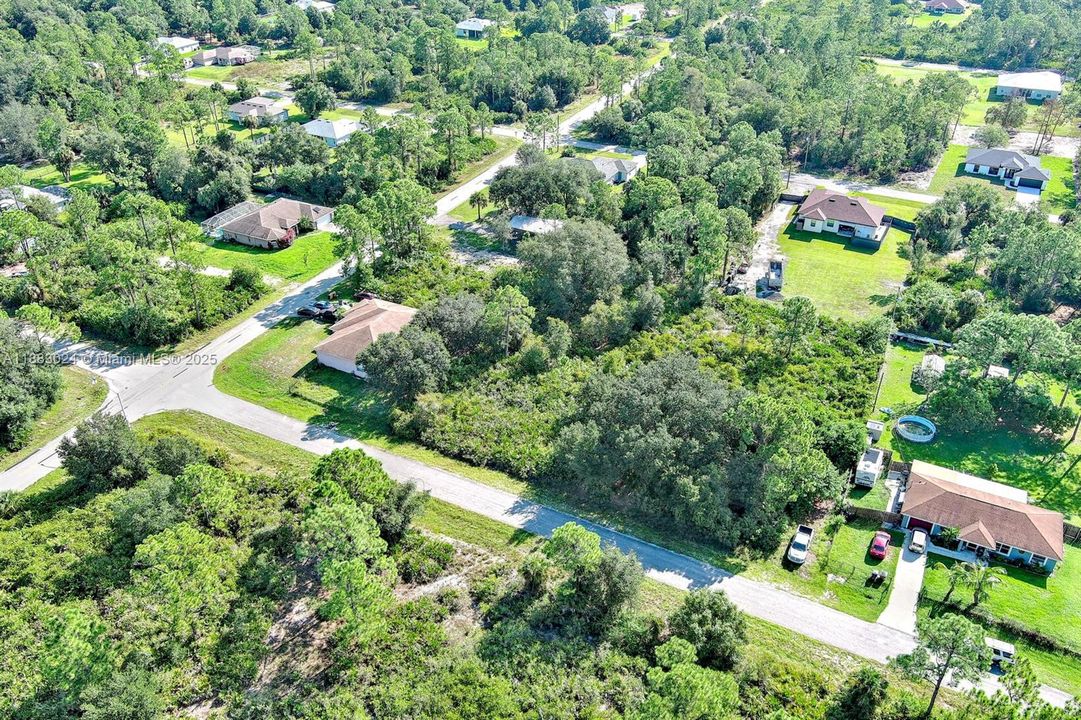 На продажу: $38,000 (0.50 acres)