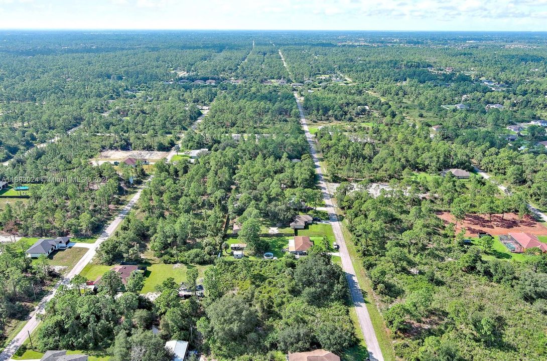 На продажу: $38,000 (0.50 acres)