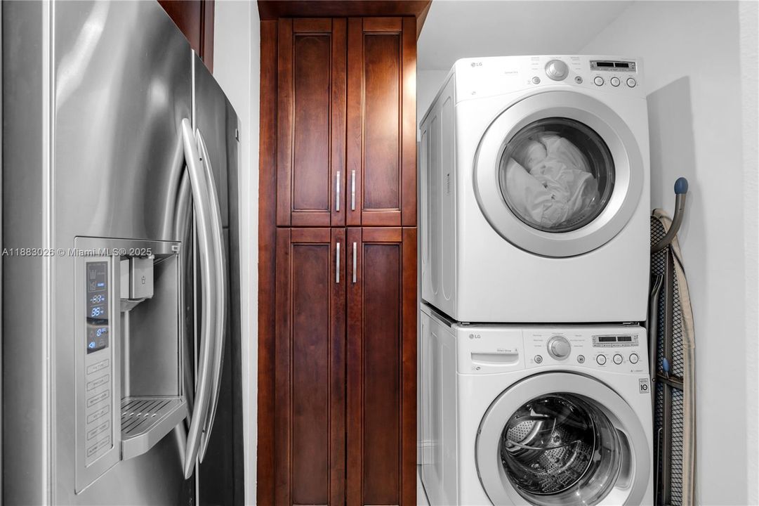 For Sale: $1,499,999 (3 beds, 3 baths, 1786 Square Feet)