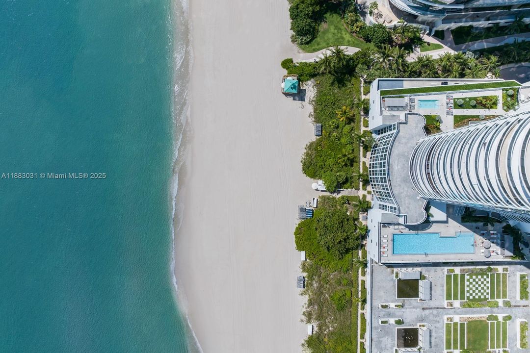 Active With Contract: $1,799,000 (3 beds, 3 baths, 2084 Square Feet)