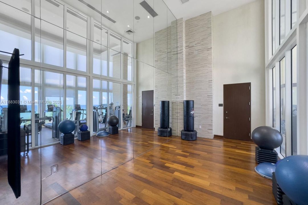 Active With Contract: $1,799,000 (3 beds, 3 baths, 2084 Square Feet)