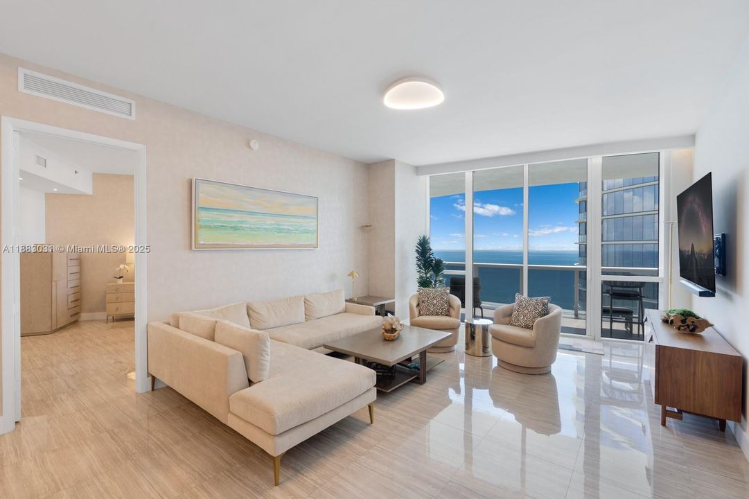 Active With Contract: $1,799,000 (3 beds, 3 baths, 2084 Square Feet)