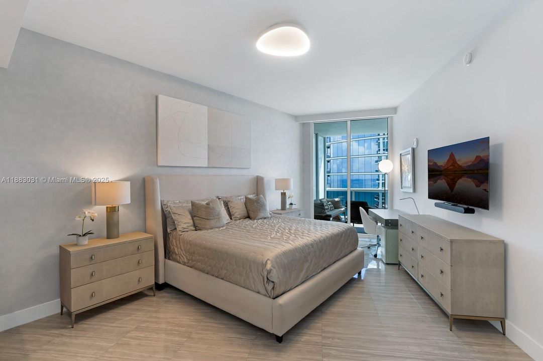 Active With Contract: $1,799,000 (3 beds, 3 baths, 2084 Square Feet)