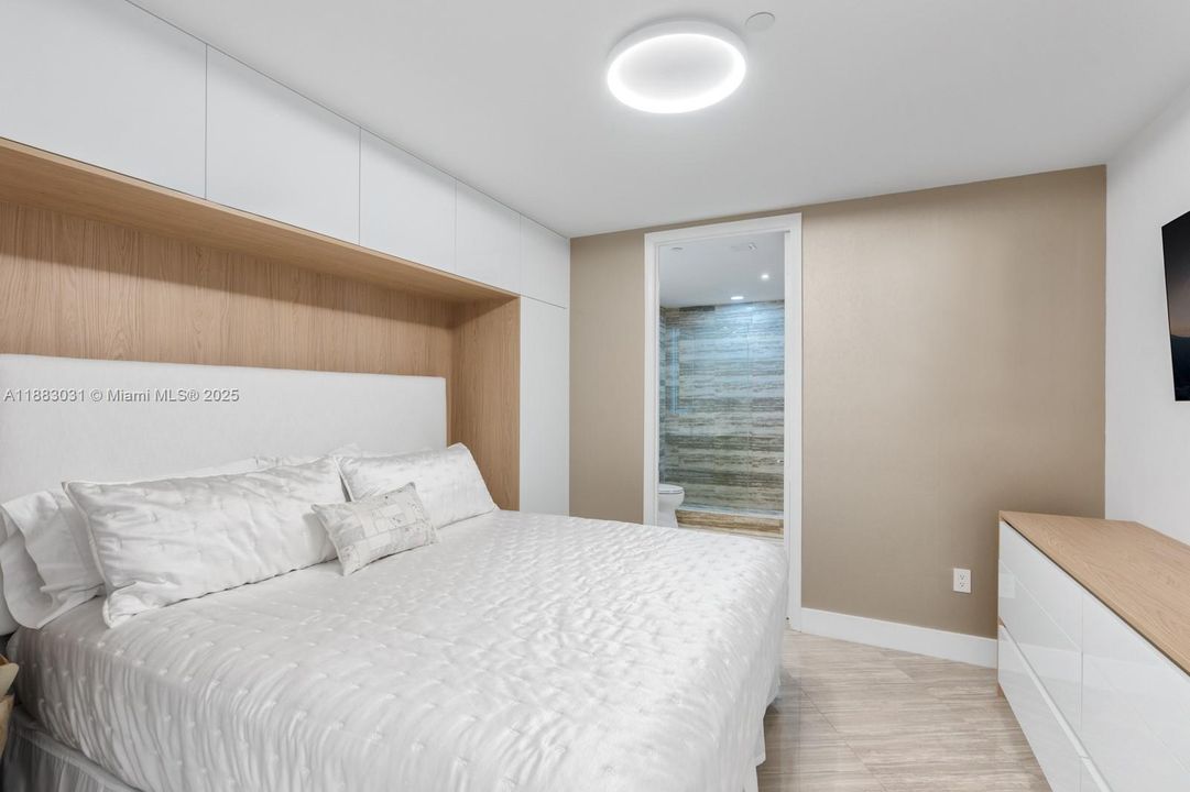 Active With Contract: $1,799,000 (3 beds, 3 baths, 2084 Square Feet)