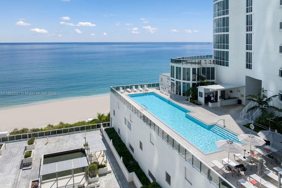 Active With Contract: $1,799,000 (3 beds, 3 baths, 2084 Square Feet)