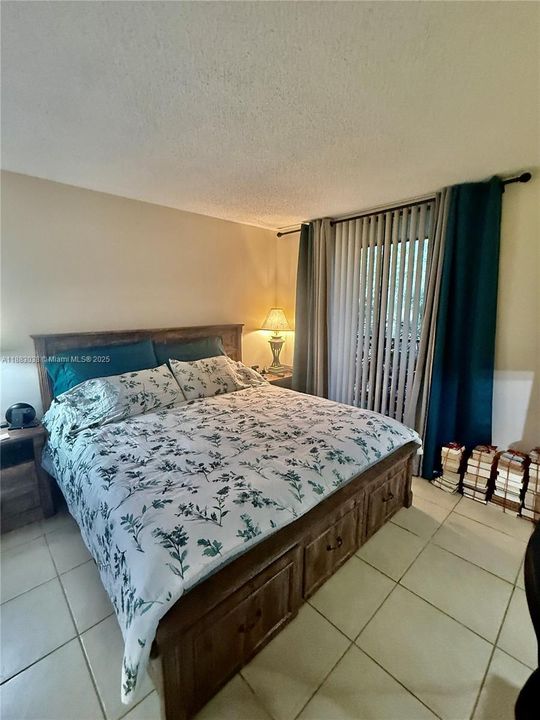 最近租的: $2,200 (2 贝兹, 2 浴室, 965 平方英尺)